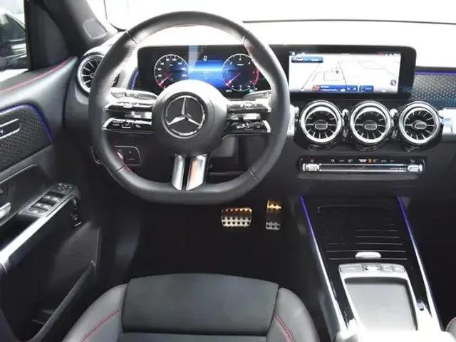 Mercedes-Benz GLB 200