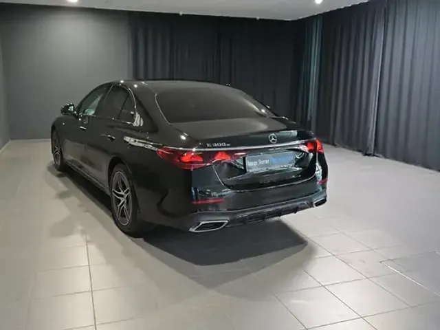 Mercedes-Benz E 300