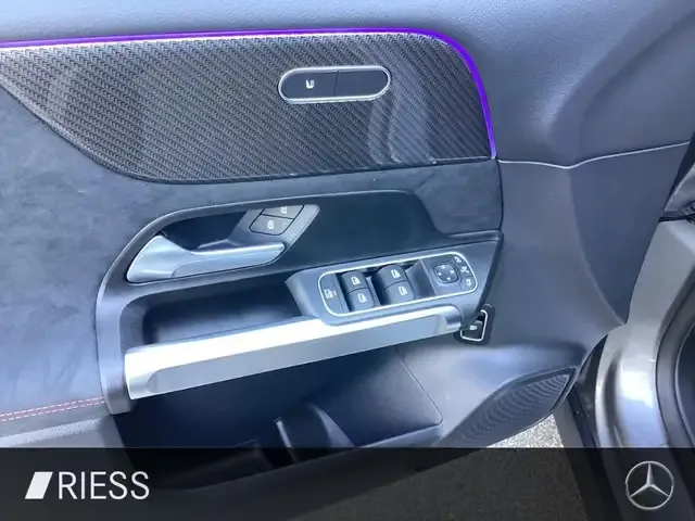 Mercedes-Benz GLB 220