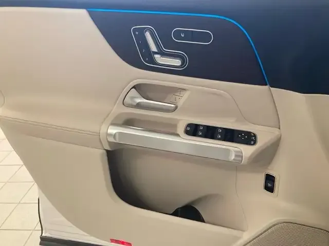 Mercedes-Benz EQB 350