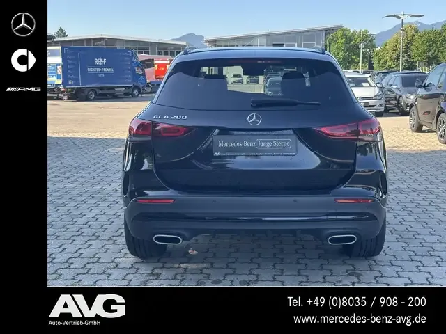 Mercedes-Benz GLA 200