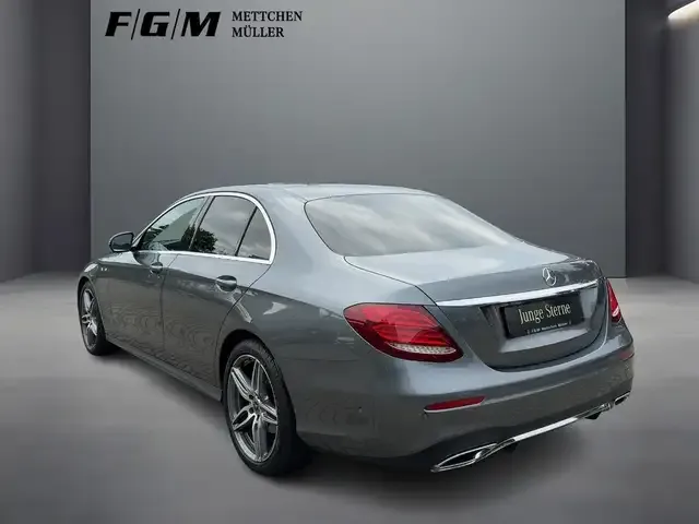 Mercedes-Benz E 220
