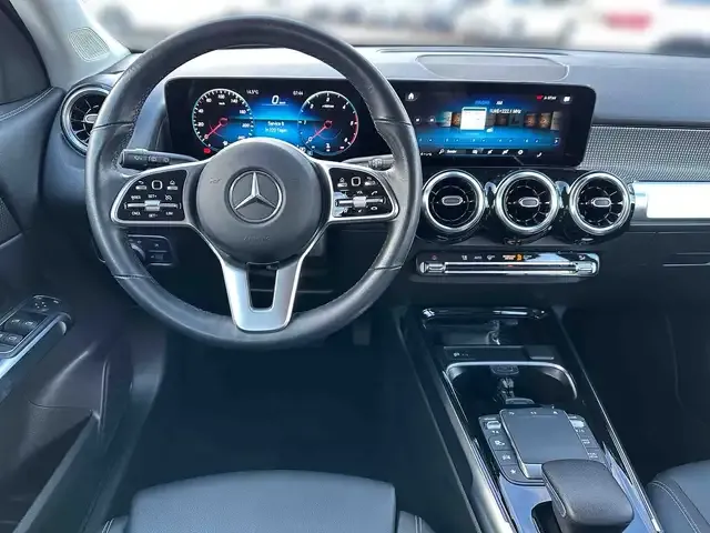 Mercedes-Benz GLB 220
