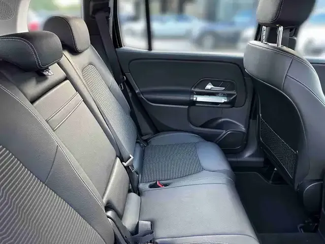 Mercedes-Benz GLB 220