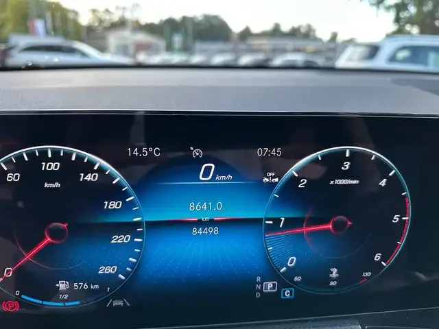 Mercedes-Benz GLB 220