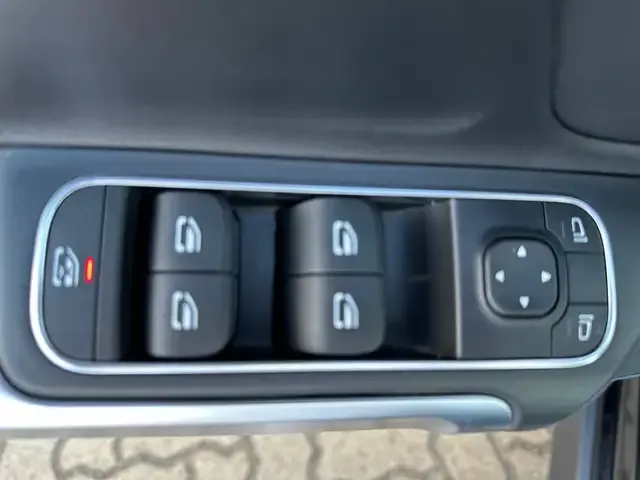 Mercedes-Benz GLB 220