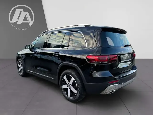 Mercedes-Benz GLB 220