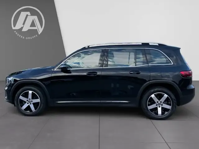 Mercedes-Benz GLB 220