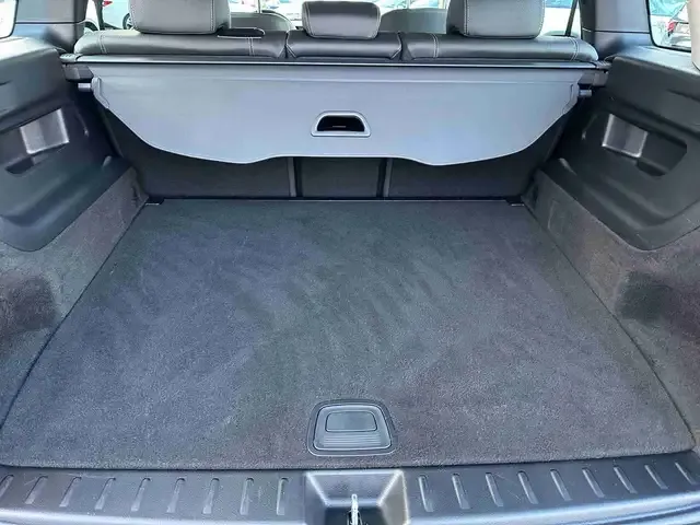 Mercedes-Benz GLB 220