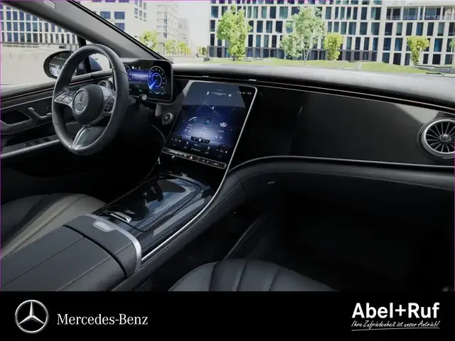 Mercedes-Benz EQE 300