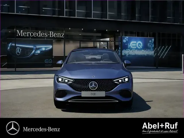 Mercedes-Benz EQE 300