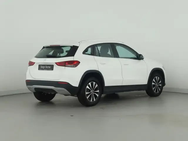 Mercedes-Benz GLA 180