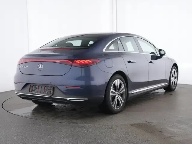 Mercedes-Benz EQE 300