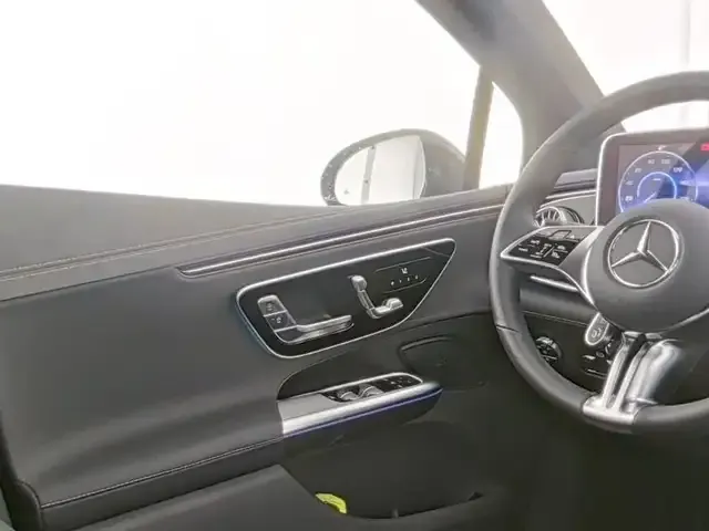 Mercedes-Benz EQE 300