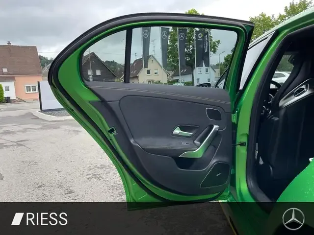 Mercedes-Benz A 45 AMG