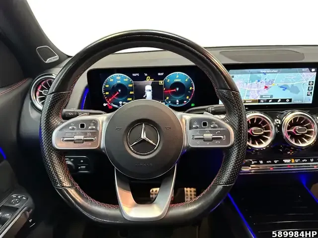 Mercedes-Benz GLB 220