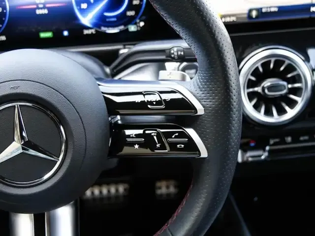 Mercedes-Benz EQB 350