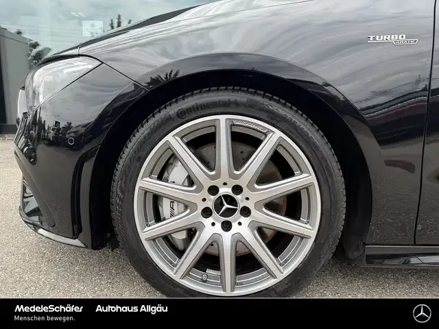 Mercedes-Benz CLA 35 AMG