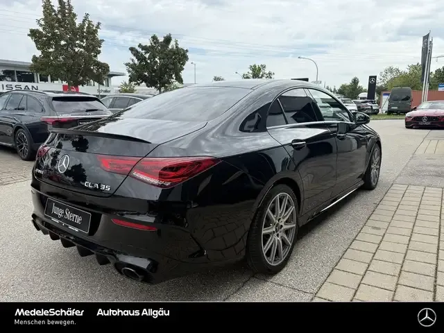Mercedes-Benz CLA 35 AMG