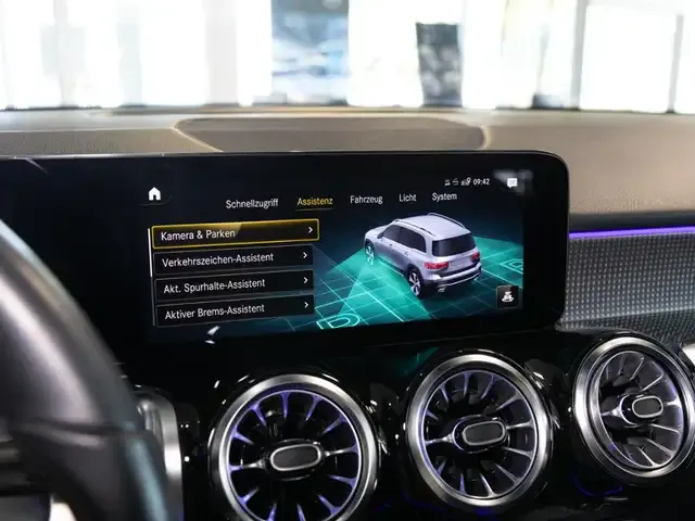 Mercedes-Benz GLB 200