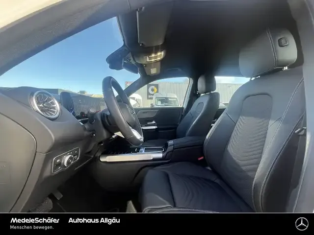 Mercedes-Benz EQB 300