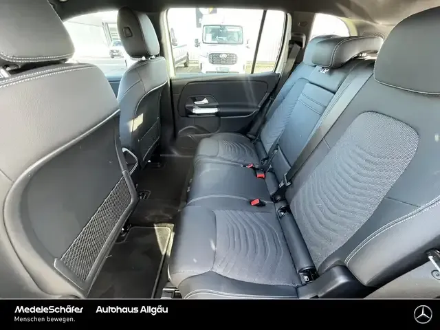 Mercedes-Benz EQB 300