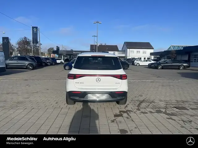 Mercedes-Benz EQB 300