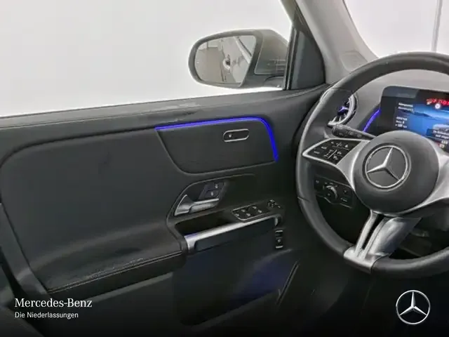 Mercedes-Benz GLB 220
