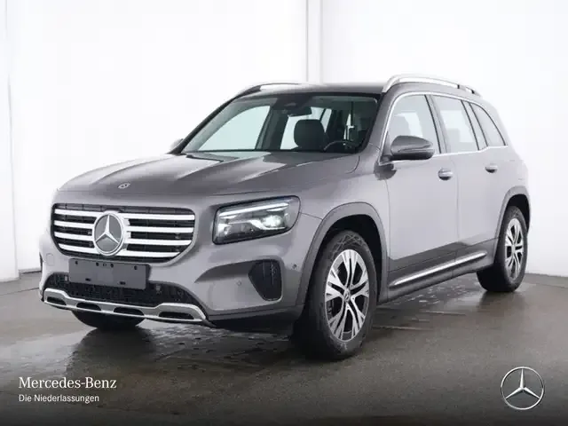 Mercedes-Benz GLB 220