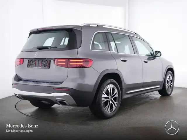 Mercedes-Benz GLB 220