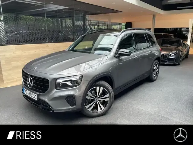 Mercedes-Benz GLB 200