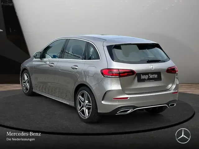 Mercedes-Benz B 200