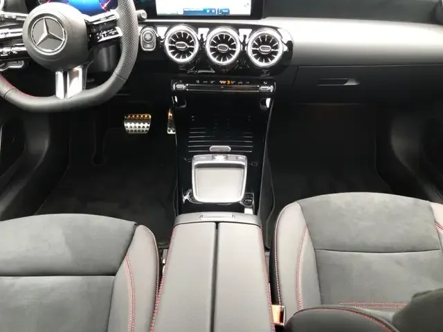 Mercedes-Benz A 220