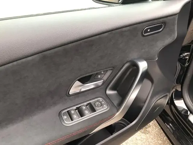 Mercedes-Benz A 220