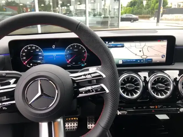 Mercedes-Benz A 220
