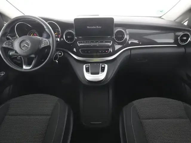 Mercedes-Benz V 250