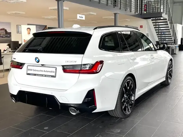 BMW 330