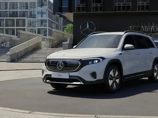 Mercedes-Benz EQB 300
