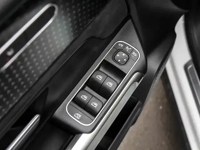 Mercedes-Benz EQB 300