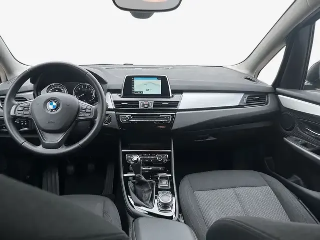 BMW 218
