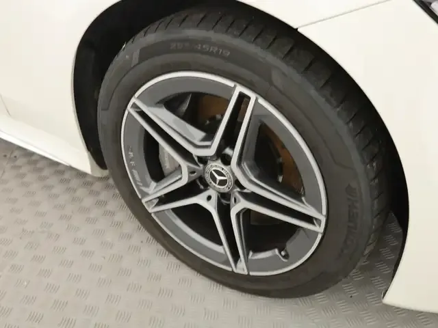 Mercedes-Benz S 400
