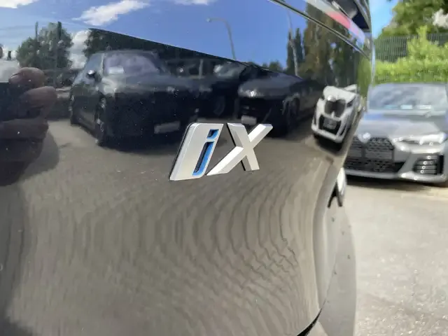 BMW iX