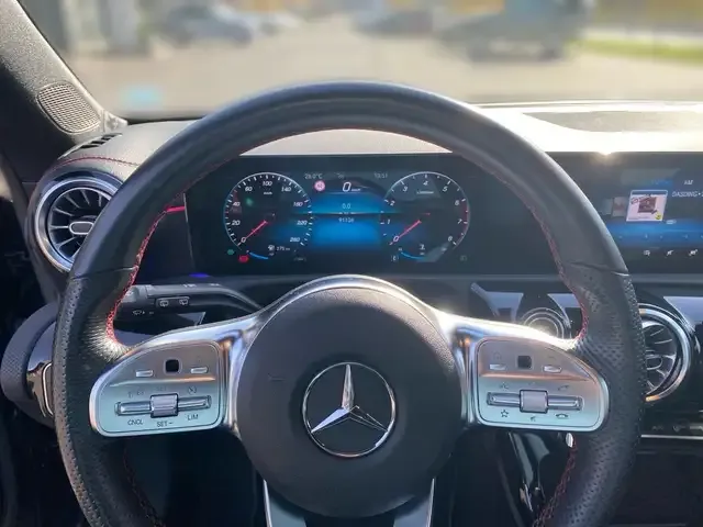 Mercedes-Benz CLA 200