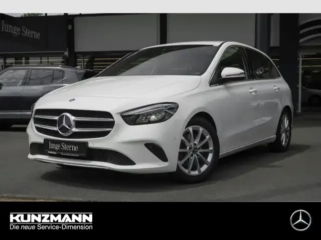Mercedes-Benz B 220