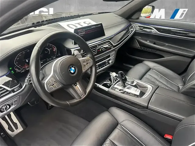 BMW 750
