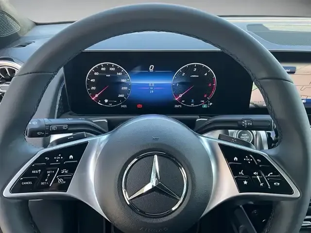 Mercedes-Benz GLB 200