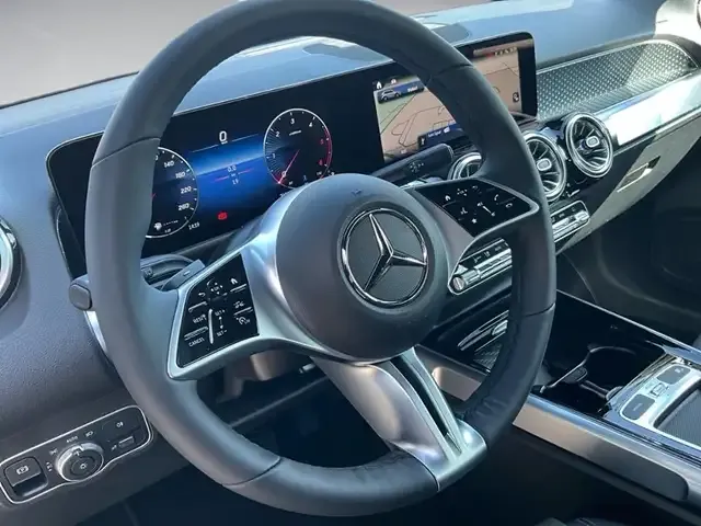 Mercedes-Benz GLB 200