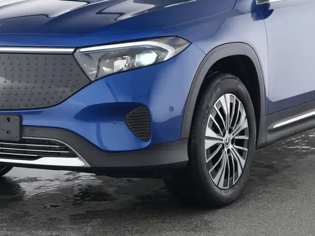 Mercedes-Benz EQB 300