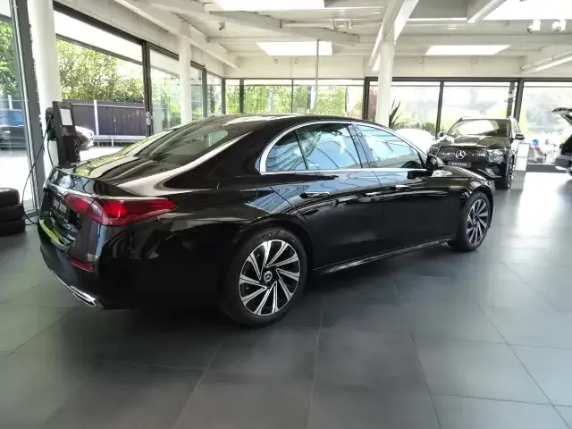 Mercedes-Benz E 200