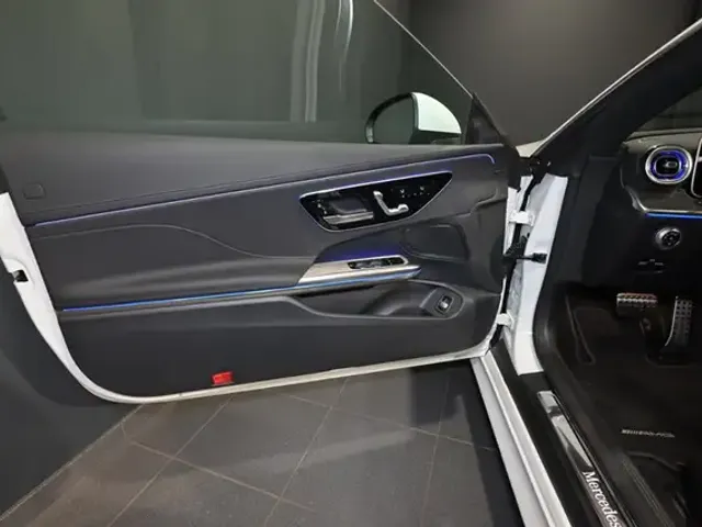 Mercedes-Benz CLE 200